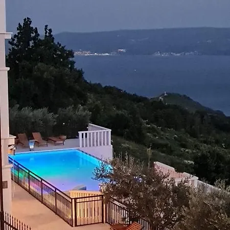Aparthotel Sea View Luxury Conte With Swiming Pool And Romantic Podstrana