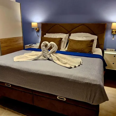 Sea View Luxury Conte With Swiming Pool And Romantic Podstrana