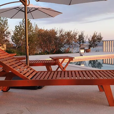 Ξενοδοχείο με διαμερίσματα Sea View Luxury Conte With Swiming Pool And Romantic Ποντστράνα