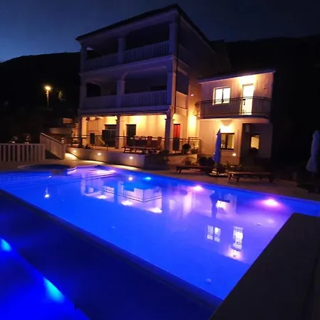 Sea View Luxury Conte With Swiming Pool And Romantic 4*