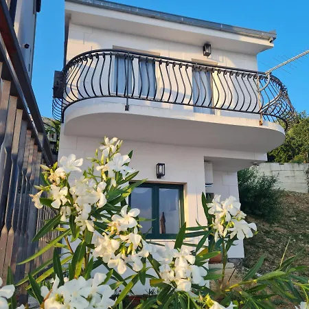 Ξενοδοχείο με διαμερίσματα Sea View Luxury Conte With Swiming Pool And Romantic