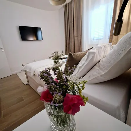 Sea View Luxury Conte With Swiming Pool And Romantic Ποντστράνα