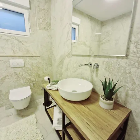Conte Aparthotel 4*
